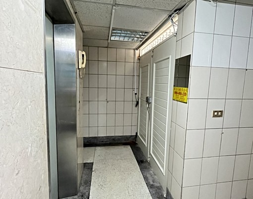 可租補免服務費★師大夜市台電大樓捷運站旁★露台戶一樓套房 - Image 8