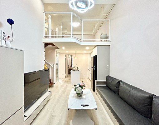 💫光速愛悅⚡️百萬精裝⚡絕美景觀⚡系統櫃⚡4.5挑高樓中樓 - Image 1