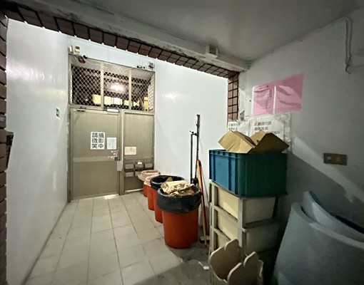 西屯路靜巷健康套房含光纖網路管理費水450電5夏6元多間可選 - Image 2