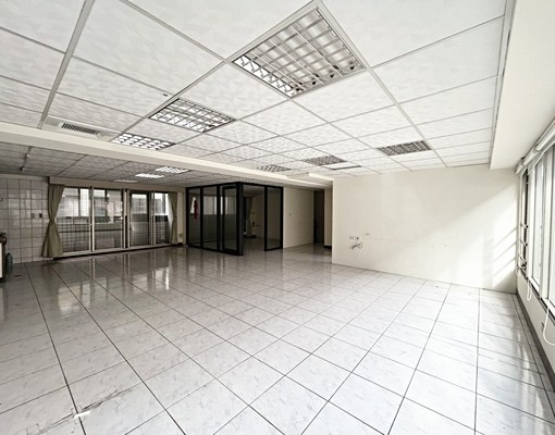 🎏市政府捷運站旁🎏超值金店面🎏週遭住宅🎏辦公人口密 - Image 9