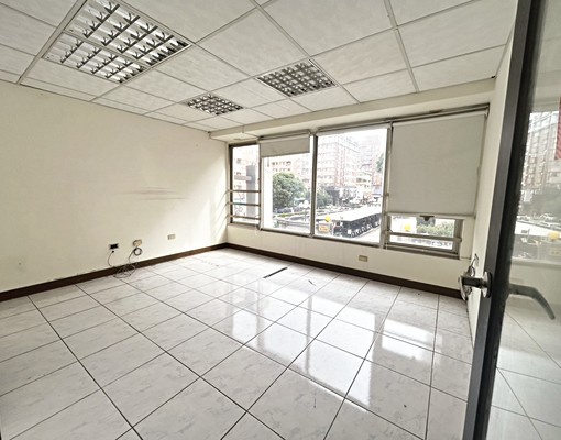 🎏市政府捷運站旁🎏超值金店面🎏週遭住宅🎏辦公人口密 - Image 5