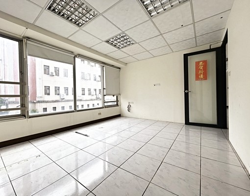 🎏市政府捷運站旁🎏超值金店面🎏週遭住宅🎏辦公人口密 - Image 8