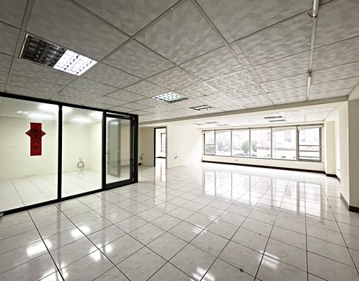 🎏市政府捷運站旁🎏超值金店面🎏週遭住宅🎏辦公人口密 - Image 11