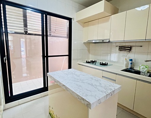 我是承辦🙋沙鹿輕屋齡邊間透天🉑停3車🚘#大坪數附傢俱 - Image 11