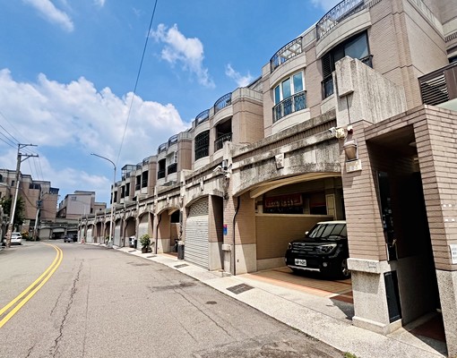 我是承辦🙋沙鹿輕屋齡邊間透天🉑停3車🚘#大坪數附傢俱 - Image 12