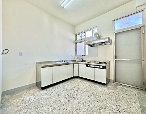 正北屯軍功商圈|臨路八米活路|1-3樓整棟透天可租補 - Image 14