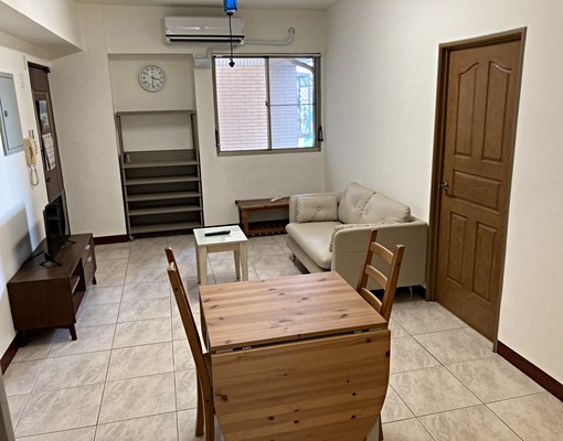 台南崇德商圈3房電梯華廈,家具家電齊全,可租補可入籍免服務費 - Image 1