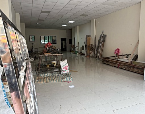 中壢黃金店面/近龍岡操場/可營登/有單相,三相電/台電計費 - Image 1