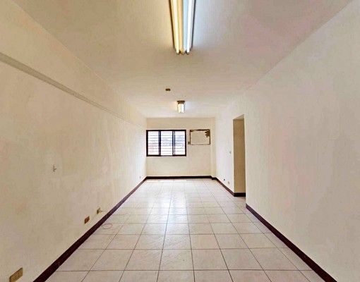 可租補/台電/長安街面寬方正採光4房電梯華廈 - Image 1