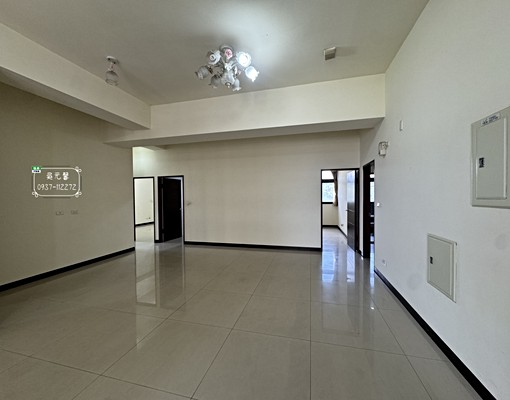 室內大空間☆~生態城大四房+車位~★ - Image 2