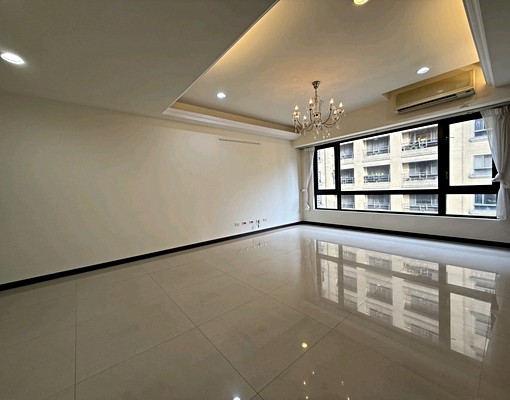 超級漂亮大三房+車位便宜出租可申請補助 - Image 2