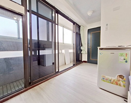 免仲服務費/一中商圈#租補#生活機能#獨洗曬套房 - Image 2