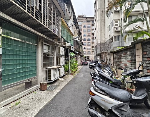 真正俗,靜巷孝親一樓,全新冷氣~可租補 - Image 6