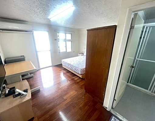 免佣)捷運西湖2分【超值租案】獨立陽台★一層2戶★女性專屬 - Image 1