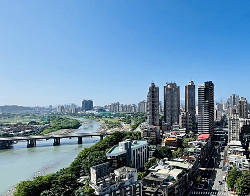 專任！新店捷運站碧潭有約挑高景觀小豪邸．含管理費㊙️中信蜜蜜 - Image 7