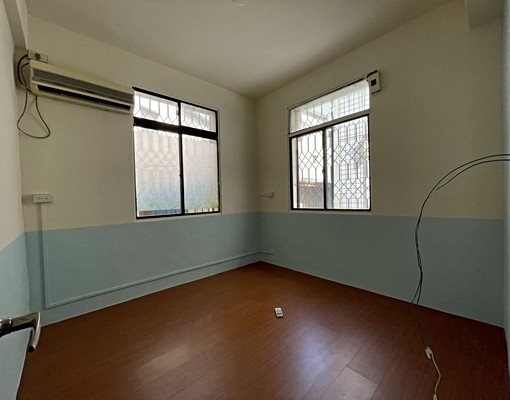 可寵可租補入籍近水湳中清靜巷稀缺三樓透天孝親房五房車庫 - Image 5