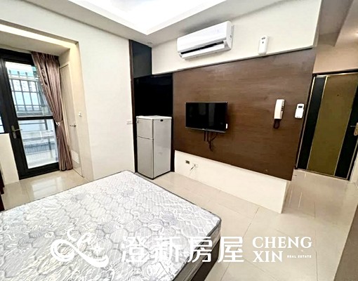 市中心!可租補電梯套房獨立陽台洗衣機台水台電有警衛有專屬車位 - Image 1