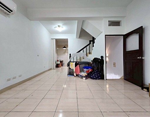 中壢家樂福4房美透天自家車庫三面採光 - Image 2