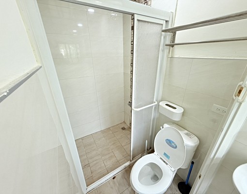 花蓮市豐村路近慈濟附車位套房(免服務費)獨立洗衣機 - Image 2