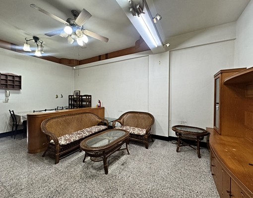 華鳳特區❤️電梯公寓一層一戶出入單純.免服務費 - Image 1