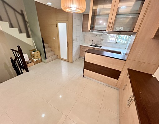 全新冷氣🍎透天四房🌟雙平車🔥空屋好運用✅可貓可租補戶籍 - Image 1