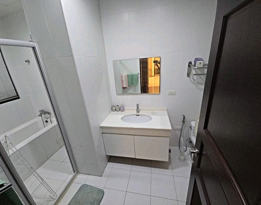 百萬裝潢大草地兩房 - Image 7