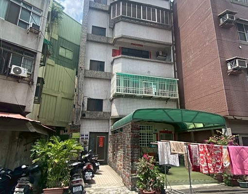 寵物可談~中國醫商圈前後陽台一層一戶大公寓 - Image 1