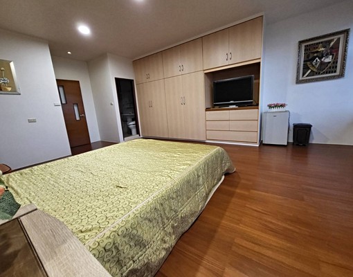 市區漂亮大套房 - Image 2