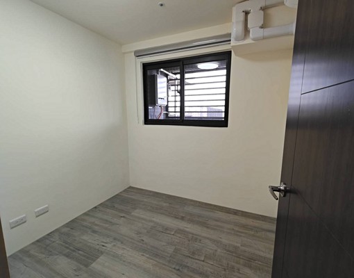 高大特區兩房平車有附家電 - Image 4