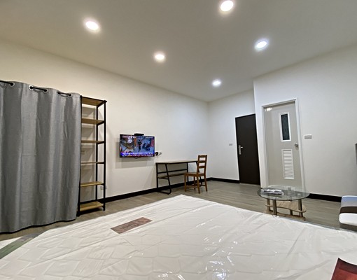 全新裝潢/一層一戶/有一個舒適陽台 - Image 4