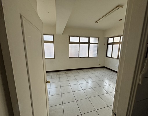 優質管理社區高層景觀住宅,附車位 - Image 3