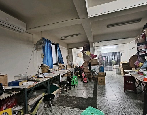 ~租環球百貨辦公倉儲一樓~ - Image 1