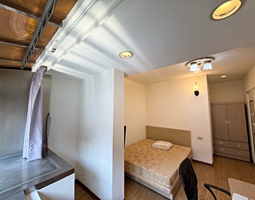新店🏘️大採光獨曬空間🌟變頻冷氣掀床收納🔥垃圾代收 - Image 5