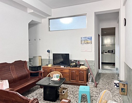 成大巷弄透天(租) - Image 1