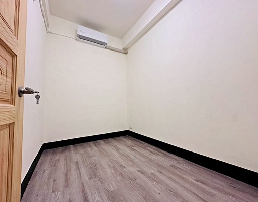 五權路vs南屯路旁💰全棟翻新透天-5房大空間-可租補 - Image 10