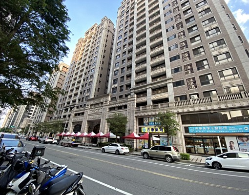 宜誠耀電梯三房車♨️社宅/可租補♨️五泰小陳 - Image 2