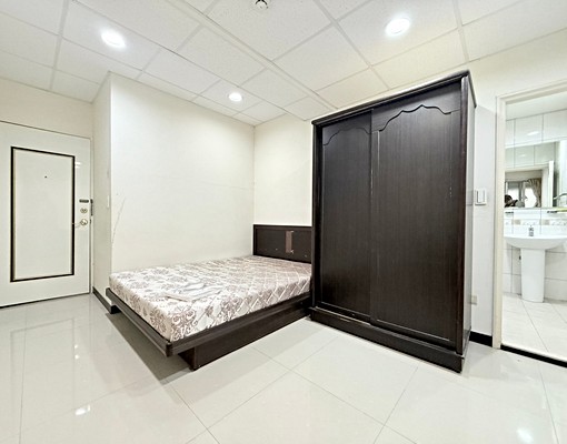 新埔站/致理對面/租屋補助/對外窗 - Image 1