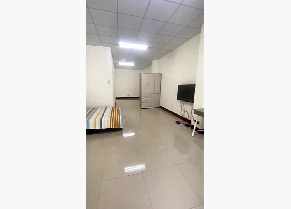 近秋紅谷逢甲國道首選🌟全新裝潢大套房🌟陽台獨洗曬 - Image 1