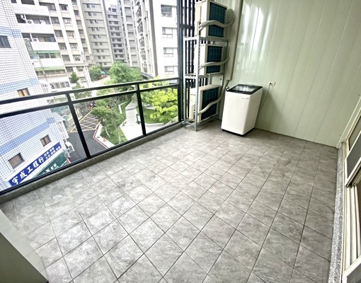 近秋紅谷逢甲國道首選🌟全新裝潢大套房🌟陽台獨洗曬 - Image 13