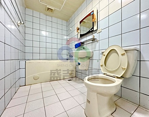 國安國宅,空屋三房,客廳有冷氣,屋況優,含管理費 - Image 10