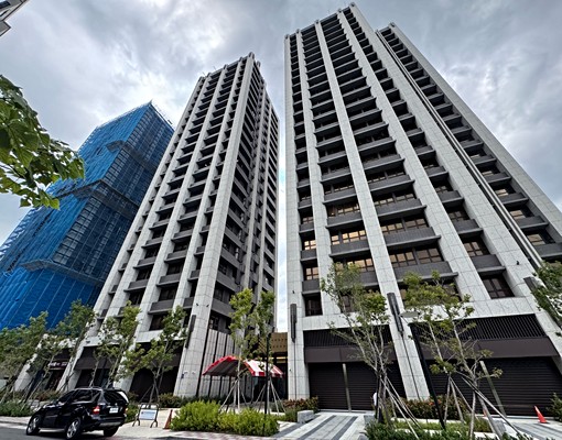 中信雅媚~禾川琚全新完工面河岸亮麗三房車 - Image 1