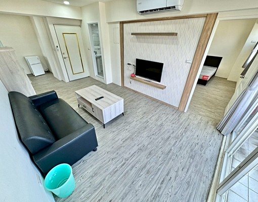 大兩房一廳✨陽台獨洗曬✨流理臺✨變頻冷氣✨管理員✨火車站旁 - Image 1