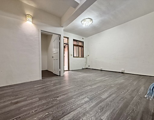 青埔。瑞士社區。稀有透天全新整理4房。 - Image 1