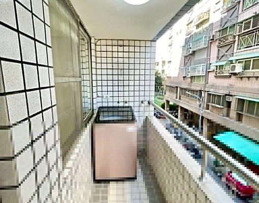 近逢甲商圈＃超值大四房兩衛＃可租補可戶籍＃可寵物＃台水電 - Image 13