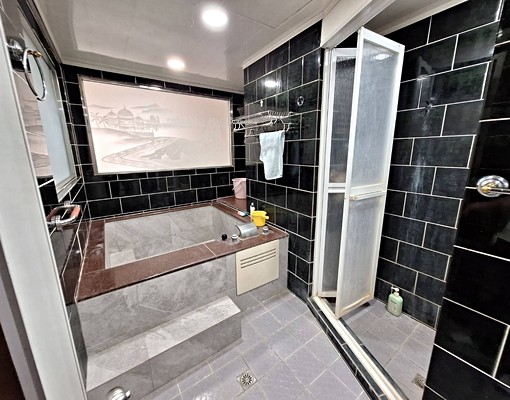 大晟社宅🌸~免費用可租補~溫泉大套房 - Image 8