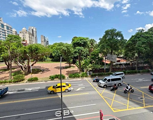 近車站挑高美裝潢二房家俱電可寵可租補喜歡可小議 - Image 2