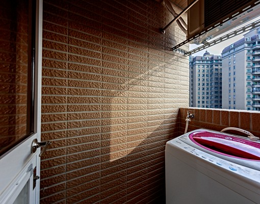 電梯採光套房~私人陽台及洗衣機~垃圾集中 - Image 5