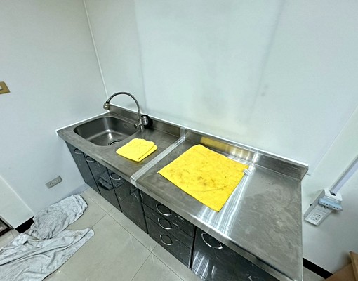 三和國中/格局方正採光通風獨洗曬/家具齊全/台水電/機能佳 - Image 5
