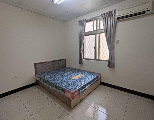 精誠商圈優質小透天門前可停車(小車可) - Image 6