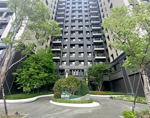 豪宅入住!國泰PLUS,三房平車,附家具電、高樓層視野戶 - Image 1